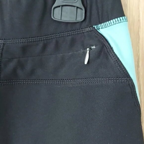 Cascade sport shorts. size L - Picture 2 of 5